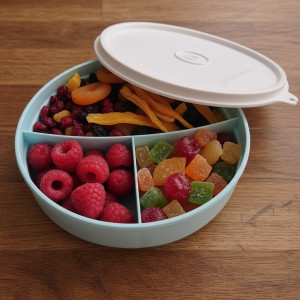 Контейнер с разделителем (310мл) голубой Контейнер с разделителем (310мл) голубой